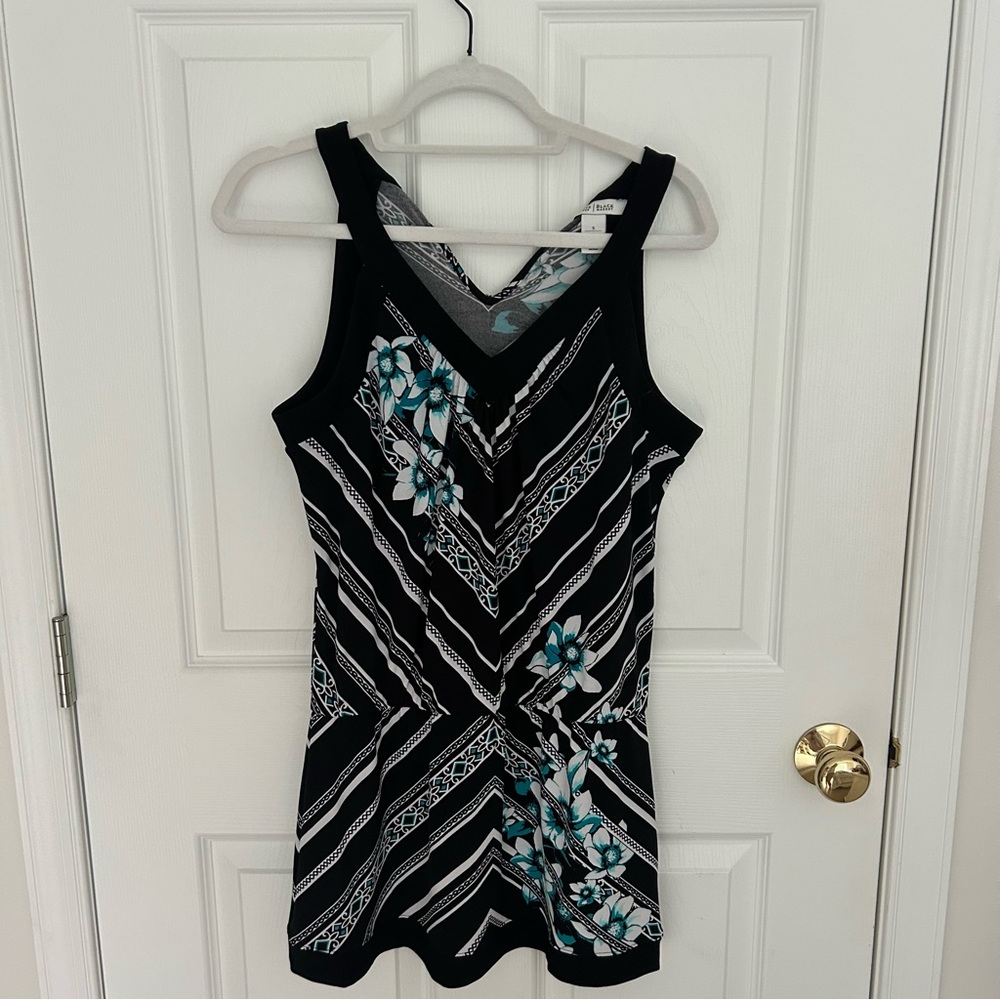 Black and White Floral Women's Tunic